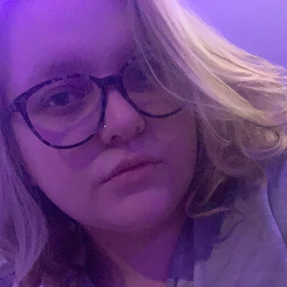 Meet your Posher, Halie